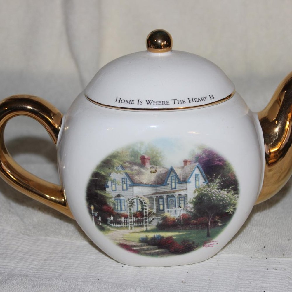 THOMAS KINKADE TELEFLORA GIFT TEAPOT HOME IS WHERE THE HEART IS GOLD TRIM